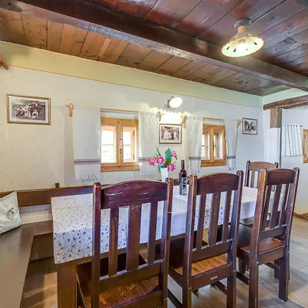 Chalet Homestead Bahor With Whirlpool - Happy