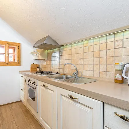 Homestead Bahor With Whirlpool - Happy Chalet