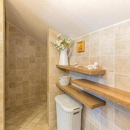 Bahor Heritage Stay & Jacuzzi - Happy Rentals * Črnomelj