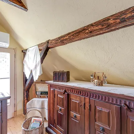 Bahor Heritage Stay & Jacuzzi - Happy Rentals * Črnomelj