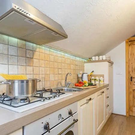 Chalet Bahor Heritage Stay & Jacuzzi - Happy Rentals