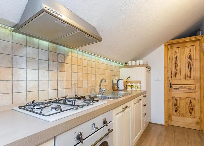 Chalet Homestead Bahor With Whirlpool - Happy *