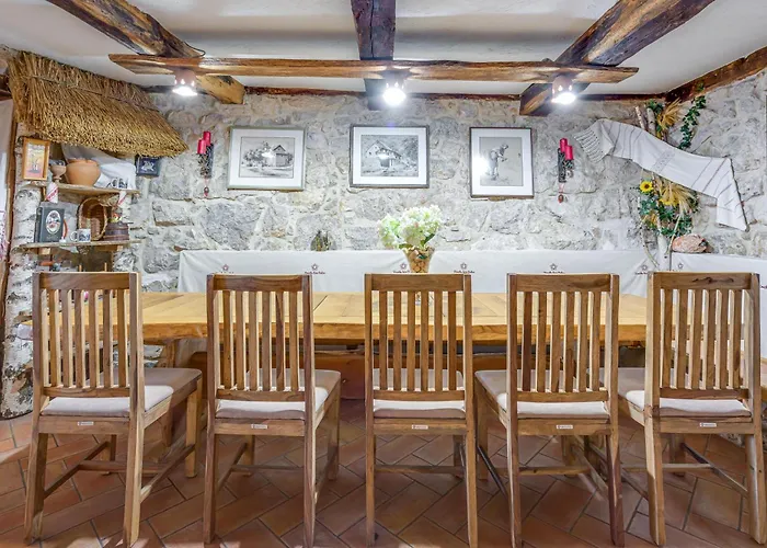 Homestead Bahor With Whirlpool - Happy Chalet